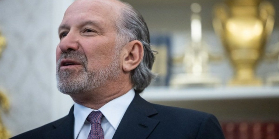 Skandal u Davosu! Trampovog ministra ismejali na večeri, gosti bežali iz sale!