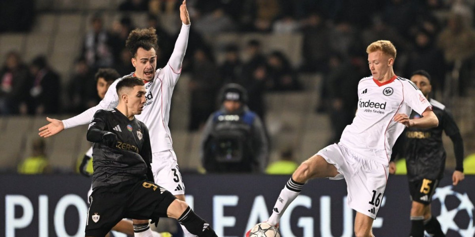 Liga šampiona: Čudo Karabaga, šest golova i preokret Barse u Pragu, Liverpul rutinski na "Velodromu"