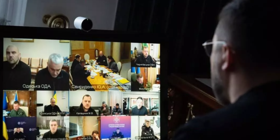 (FOTO) Širi se skandalozna slika Zelenskog iz Kijeva! Pogledajte kakvu prevaru je pokušao da napravi - osramoćen pred celom nacijom