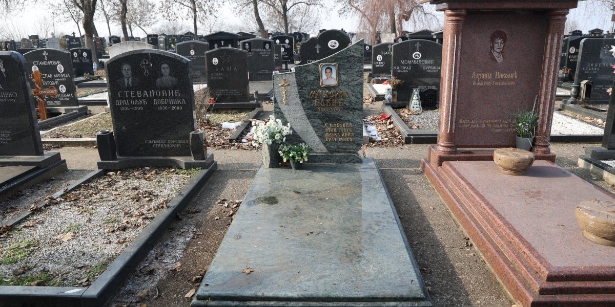 Grob Mihaila Bakića