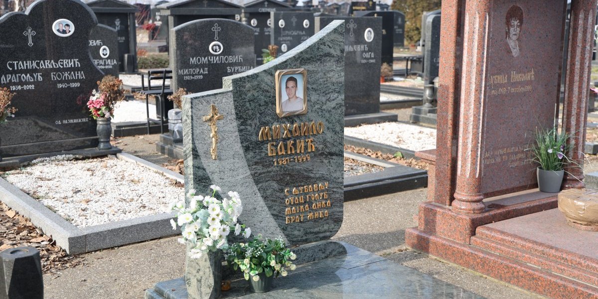 Grob Mihaila Bakića