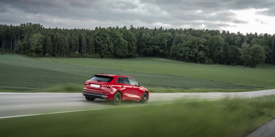 Automobili u Srbiji: Detaljan vodič za polovnjake, registraciju, servis i saobraćajne propise