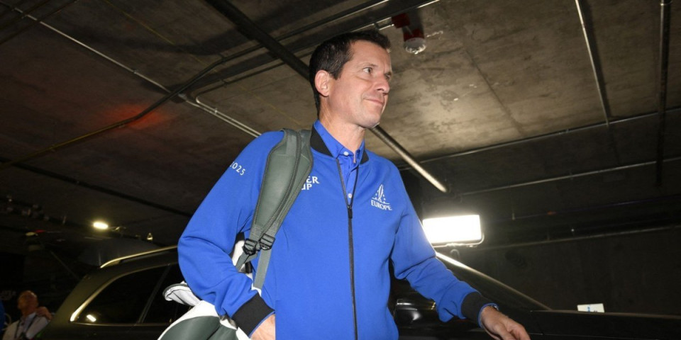 Legenda zanemela: Šok i neverica kad se pojavila teniserka (VIDEO/FOTO)