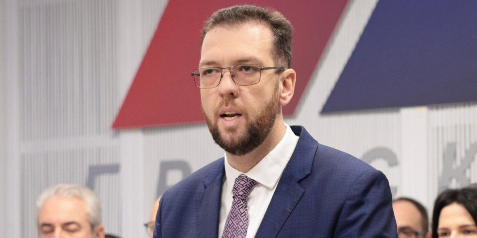 Radulović: Dok opozicija u Medijani troši novac na anonimne svirke, SNS otvara fabrike i donosi radna mesta