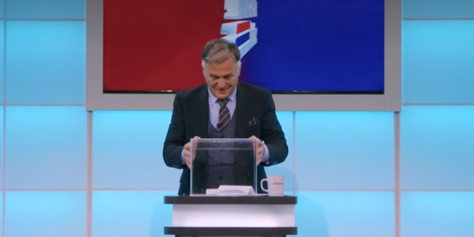 Kraj prve sezone se bliži kraju: On ide u polufinale Političkog kviza