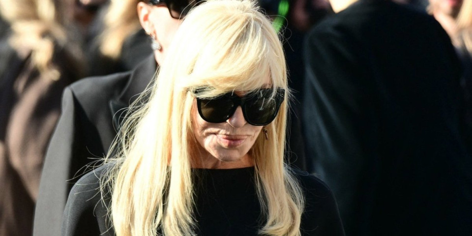 Donatela slomljena od tuge: Nije mogla da zadrži suze na sahrani Valentina Garavanija (FOTO)