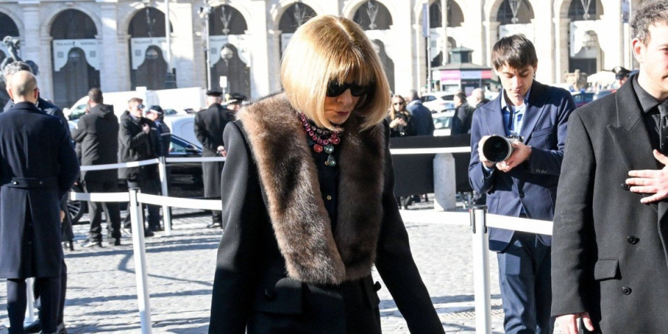 Ana Vintur skrhana od tuge na sahrani Valentina Garavanija: Ne diže pogled, krije suze (FOTO)