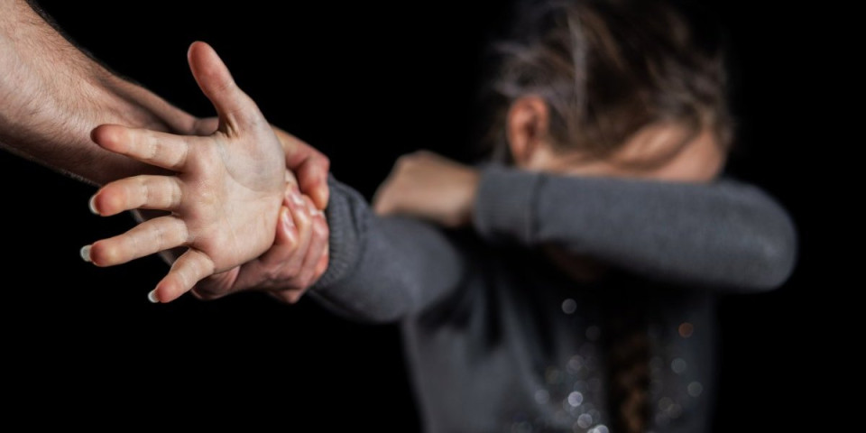 Hoće li policajci odgovarati: Optuženi za trgovinu ljudima i zlostavljanje maloletnica