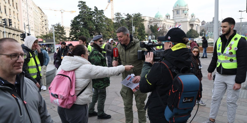 Skandal uživo u programu! Blokaderi totalno podivljali: Nasrnuli na našeg reportera (VIDEO)