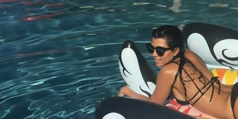 Kortni Kardašijan zadnjicom zapalila mreže: Internet u plamenu - vrelije od ovog ne može (FOTO)