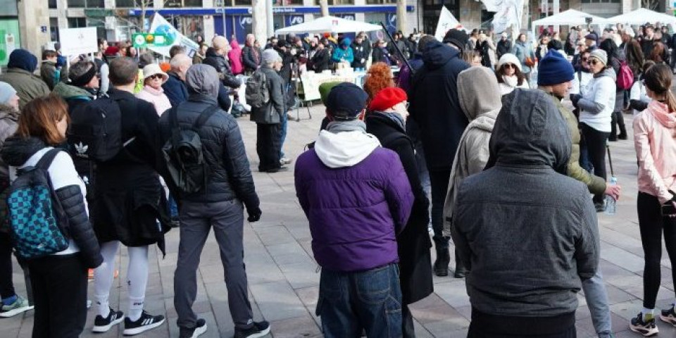 Skandal u Novom Sadu: Blokaderi ponovo vređaju žrtve pada nadstrešnice - uradili nešto jezivo