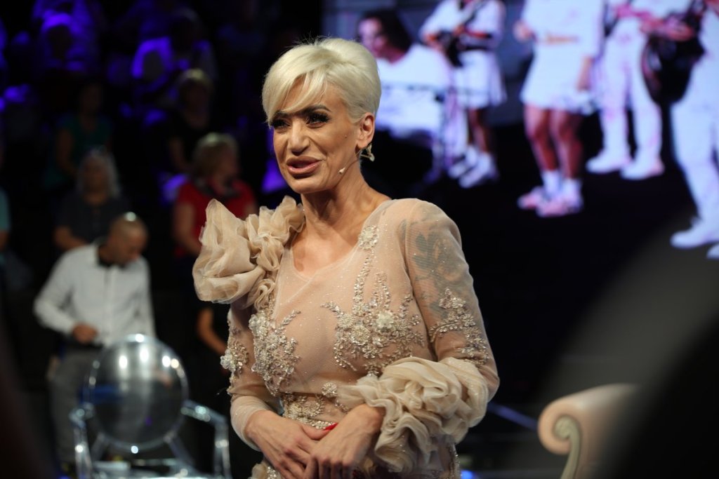 Dušici Jakovljević nepoznati mladić izjavio ljubav - Njen odgovor ga ostavio u čudu