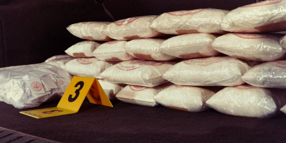 Razotkriven narko-par: Fotografije u telefonu odale Srbina, Italijanka sve negira