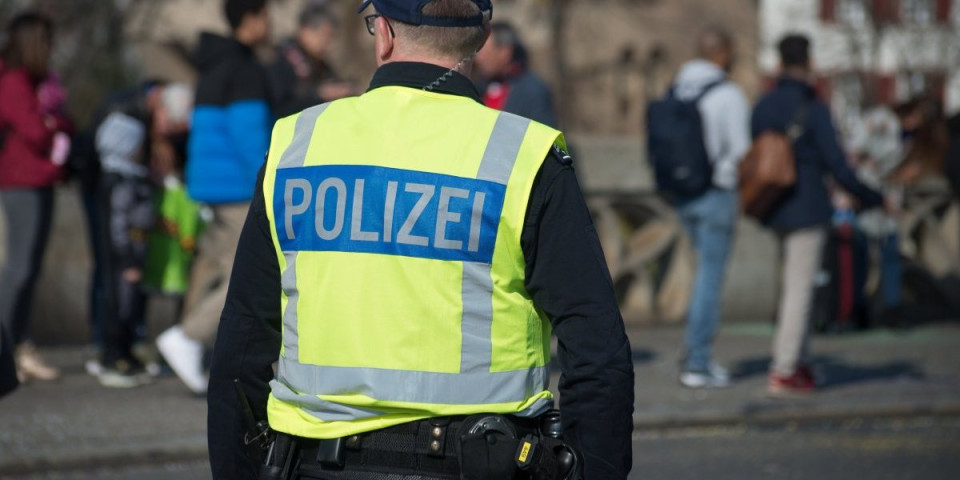 Filmska potera za Srbima u Švajcarskoj: Provaljivali u garaže, pa pokušali preko krova da pobegnu