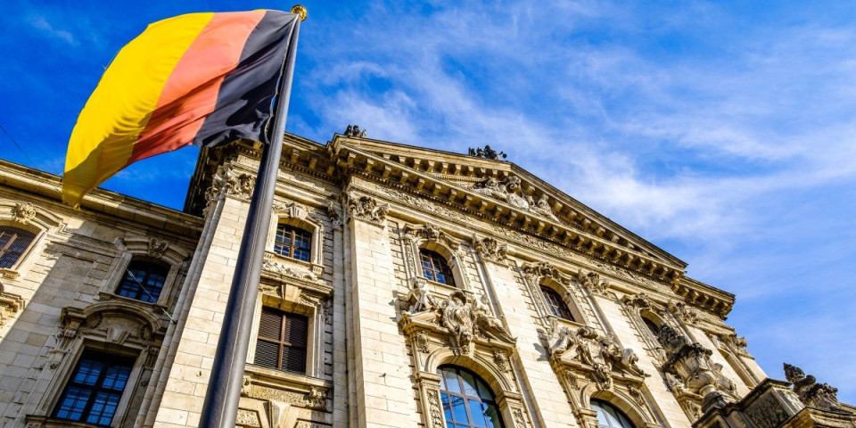 Nemačka više nije Nemačka?! Jezive poruke sa bilborda: Arapski jezik prvi put u istoriji kroji sudbinu izbora