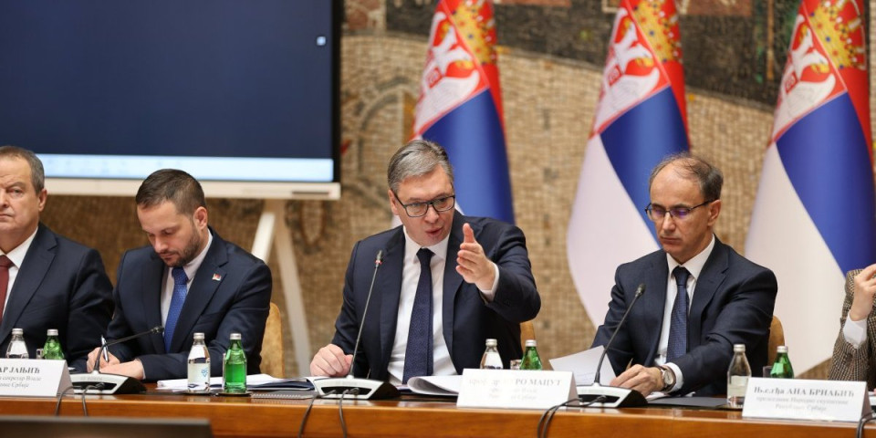 Predsednik Vučić poručio građanima: Narode, ne dajte da vas pljačkaju - Ovo je sve što trebate da znate o zakonu "Svoj na svome"