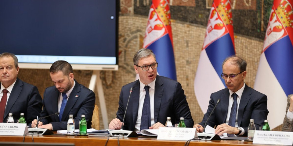"Ljudi su videli da ministri ne rade kako treba!" Vučić o tematskoj sednici Vlade: Tražio sam dve stvari