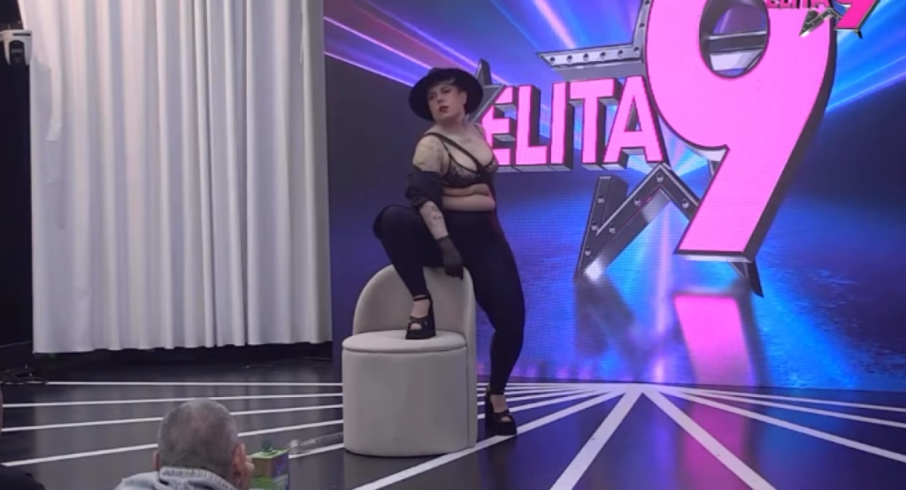 Skinula se Matora: Vatreno zamešala u čipkanom brusu - Ovakvu je još niste videli (VIDEO)