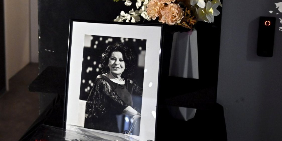 Održana komemoracija Beti Đorđević - Unuka Kristina nije mogla da zaustavi suze