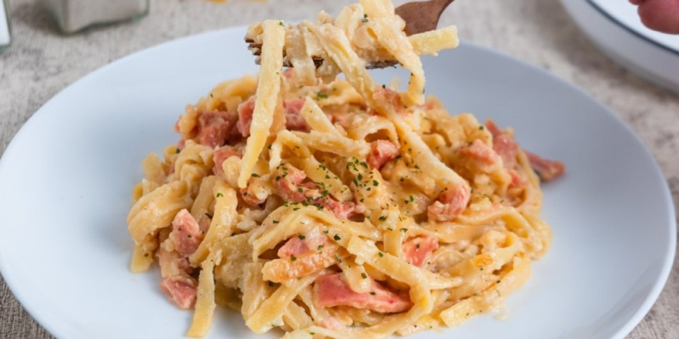 Taljatele sa piletinom i slaninom: Kremaste i preukusne, savršene za celu porodicu