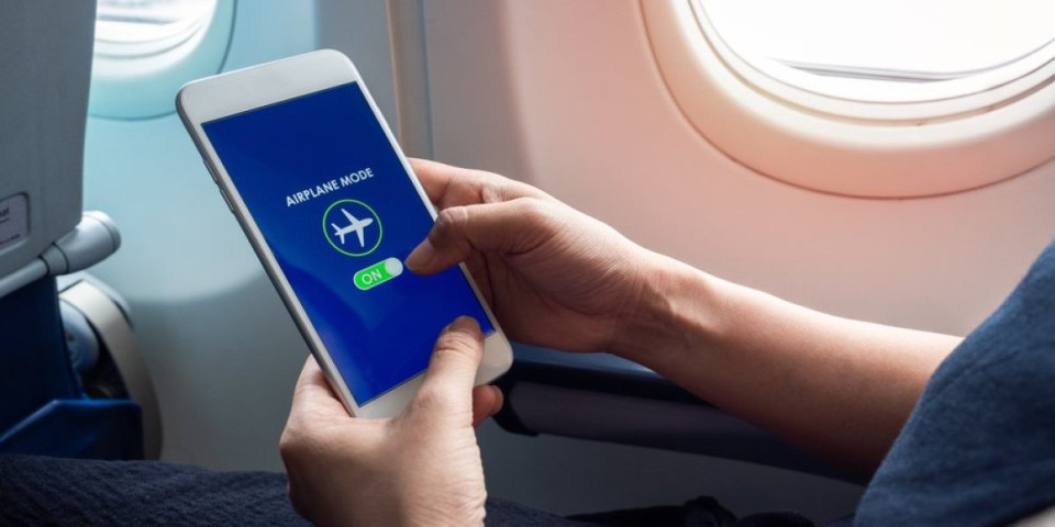 Telefon pored glave dok spavate oštećuje mozak: Airplane mode nije dovoljan - evo kako da se zaštitite