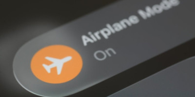 Zbog ovoga ćete uključivati "Airplane mode" i kad niste u avionu: Trik koji menja sve