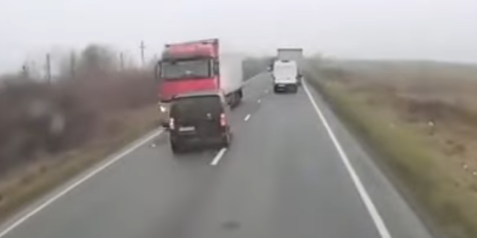 Novi jezivi detalji stravične nesreće: U poslednjem trenutku su ušli u "autobus smrti" (VIDEO)