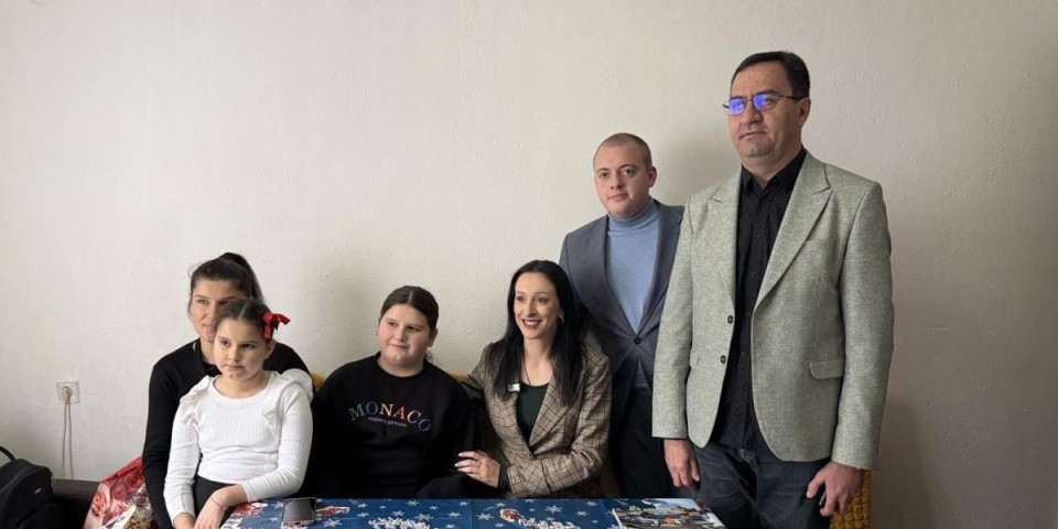 Porodice sa juga Srbije su podjednako važne: Ministarka Žarić Kovačević posetila porodicu Spasić iz sela Slavujevac (FOTO)