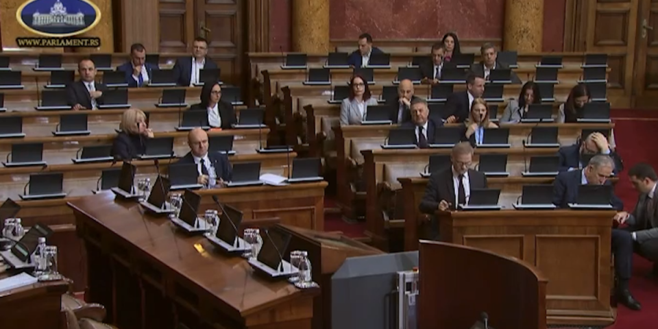 Blokader se obrukao: Evo šta je izjavio u Skupštini - odmah reagovala Ana Brnabić (URNEBESNI VIDEO)