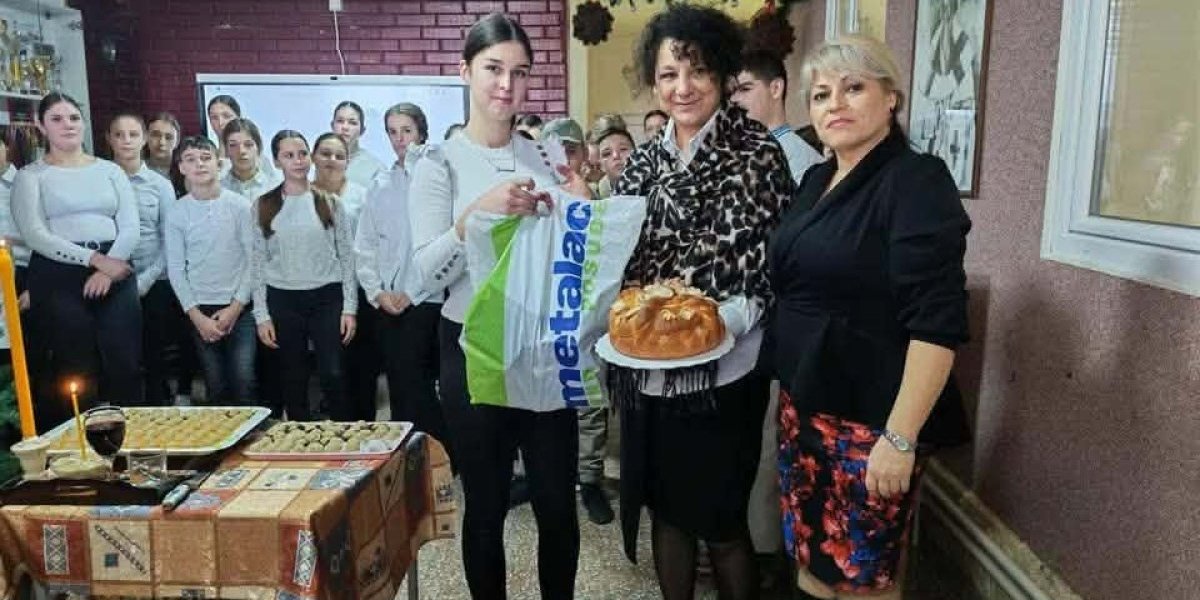 Učenica Zlata sa nastavnicama 