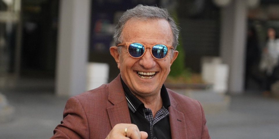 Ženin švaler ga tukao u njegovom stanu: Žika Šarenica zatekao suprugu na gomili