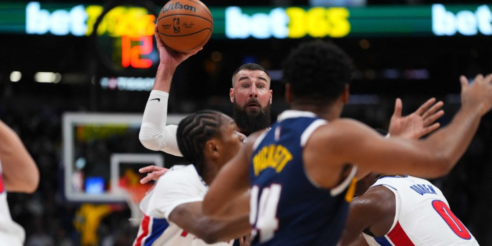 Jokić je ovo teško podneo - Gledao dramu i krah Denvera protiv Detroita posle triler završnice (VIDEO)