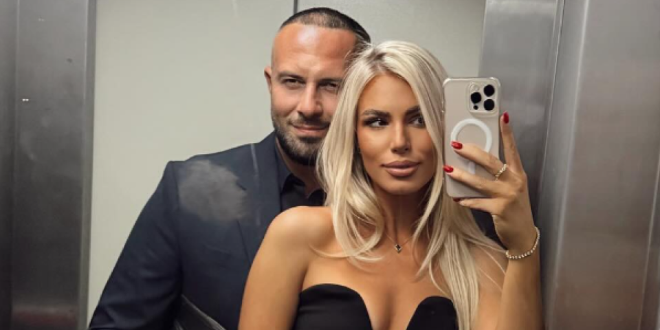 "Treća trudnoća donela mi je nešto novo": Žena našeg pevača otkrila zašto se povukla (FOTO)