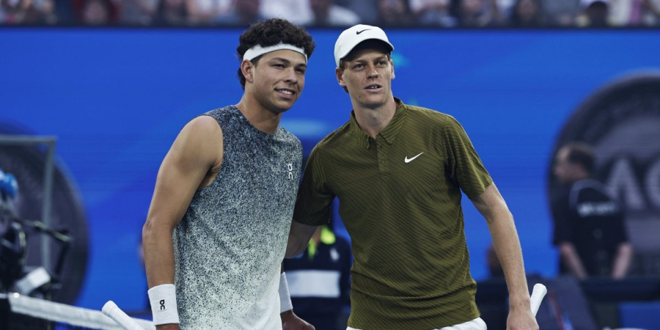 Dominacija Sinera! Italijan razbio Amerikanca za polufinale Australijan opena
