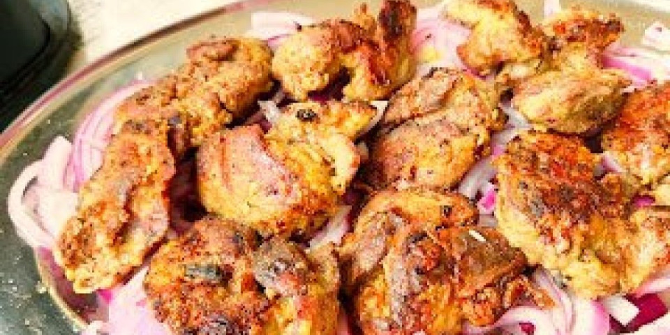 Kafanska džigerica sa lukom: Recept koji daje poseban šmek i čini da se meso topi u ustima (VIDEO)