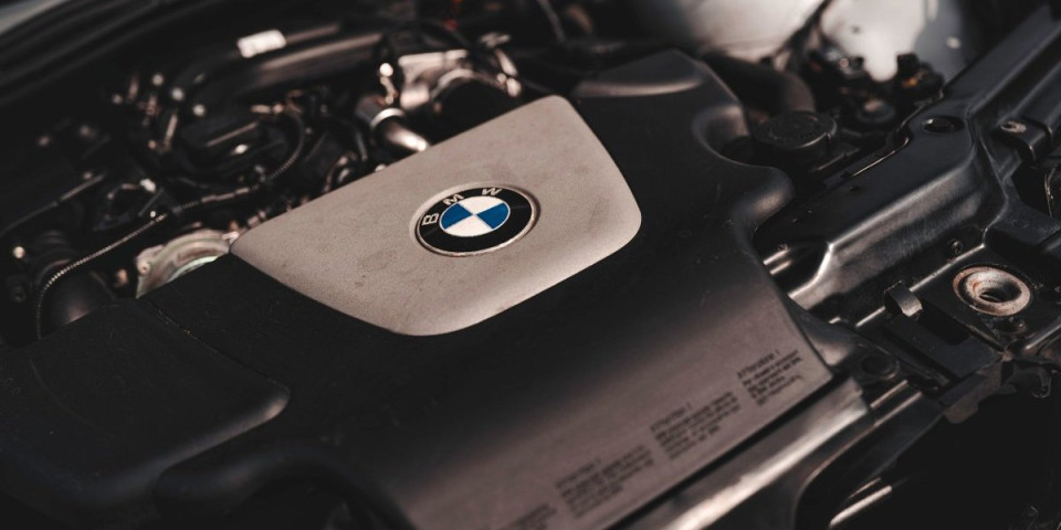 Njegov "bmw" je sada državni i za to postoji debeo razlog: Tinejdžera zaustavila policija, a onda šok - kazna je paprena