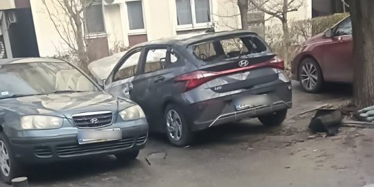 Izgorela kola na parkingu