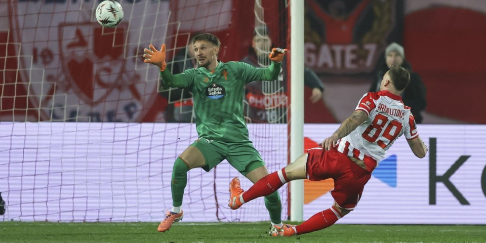 Zvezdu milimetri delili od gola - Da li je VAR bio u pravu? (FOTO)