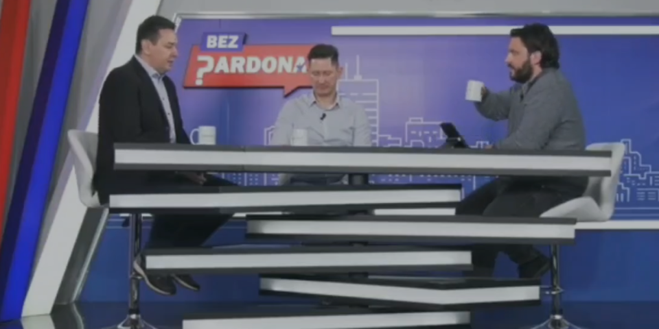 Opšti haos: Ideolozi blokadera u klinču - žestok okršaj Šarovića i Dikića pred kamerama (VIDEO)