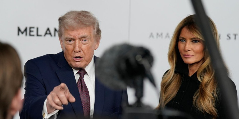 Šta će Donald Tramp reći na ovo?! Komičar na dodeli Oskara žestoko potkačio Melaniju