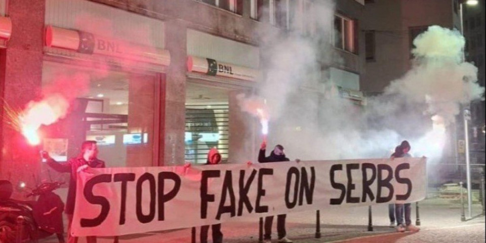 Italija na nogama: Aktivisti u Milanu poručili - dosta satanizacije Srba! (FOTO)