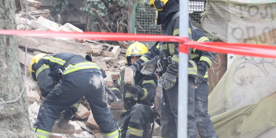 U Džordža Vašingtona Specijalistički tim za spasavanje: U toku pretraga ruševina, koristi se specijalna oprema (FOTO/VIDEO)