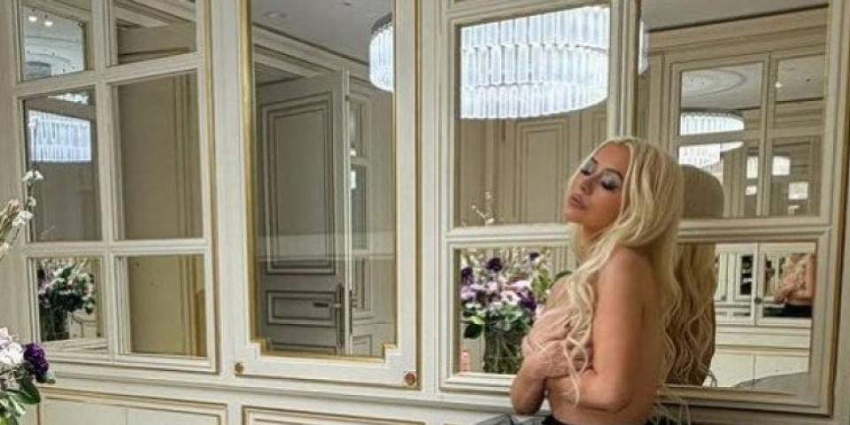 Seksi plavuša k'o od majke rođena - Fotkom iz kade zagolicala maštu fanovima: "Poslednje pripreme" (FOTO)