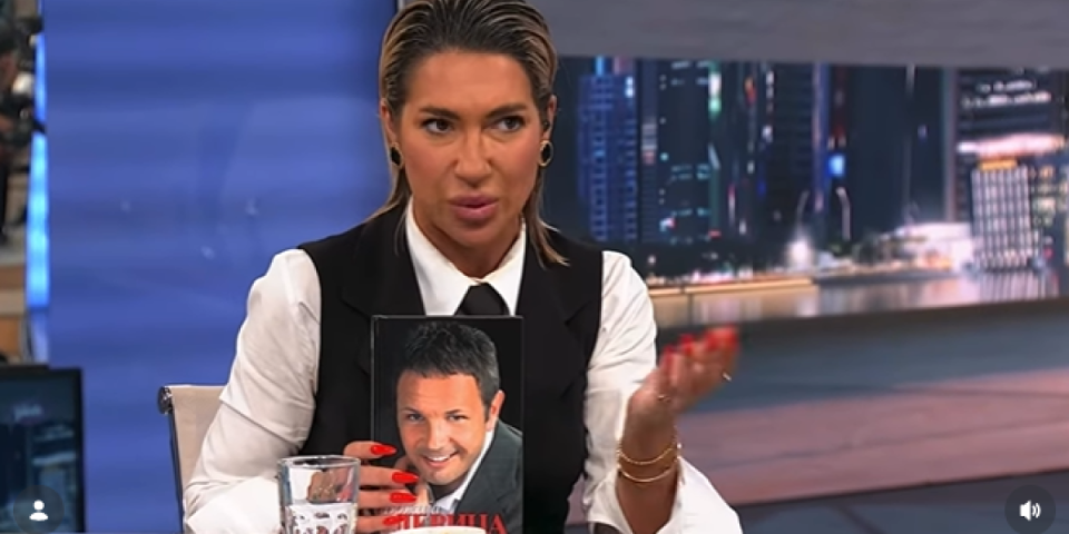 Brat Siniše Mihajlovića poklonio knjigu Jovani Jeremić: Voditeljka zanemela zbog posvete