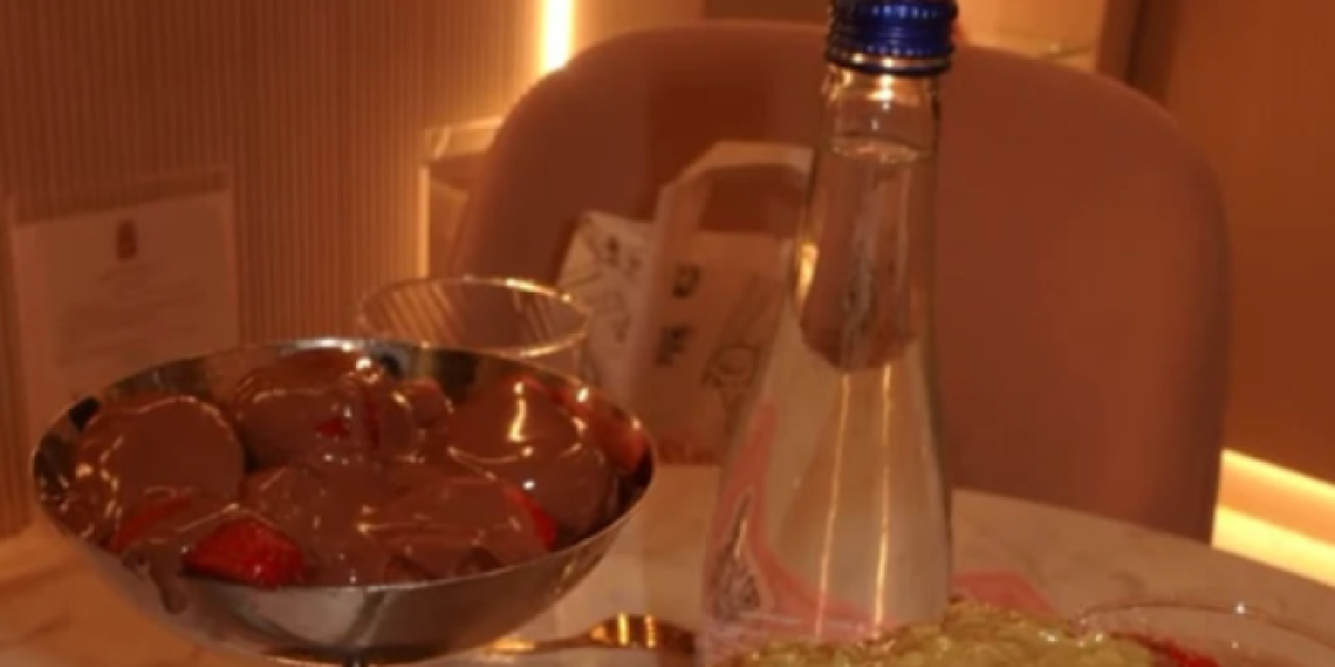 Jagode sa prelivom od čokolade