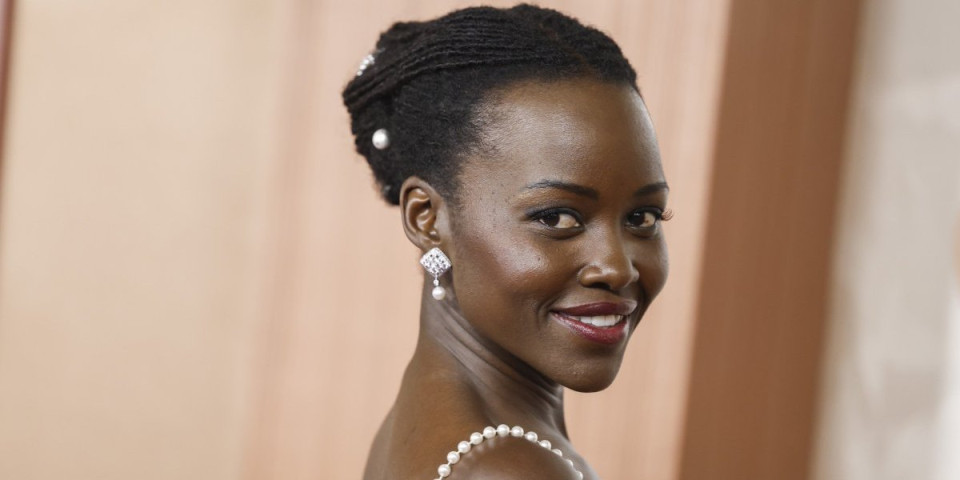 Crna Jelena Trojanska razbesnela svet: Mask prvi udario, mreže gore