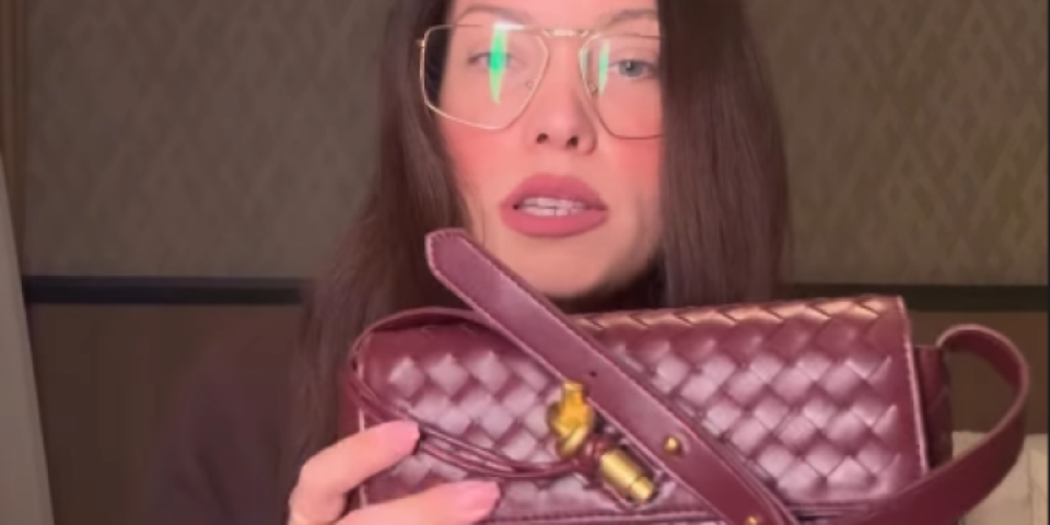 Frapiraće vas dve stvari koje Mirka Vasiljević nosi u torbi: Bez njih ne izlazi iz kuće (VIDEO)