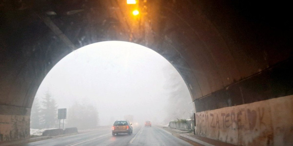 Udes u tunelu ka Zlatiboru: Saobraćaj usporen!