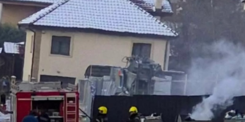 Požar u kragujevačkom naselju Sušica: Dimi se blizu zgrada