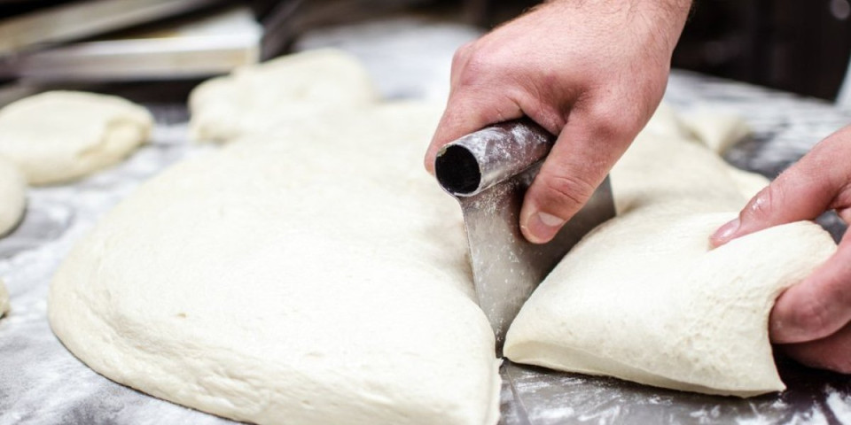 Brzi trik za sečenje testa na 3 jednaka dela: Nema više nejednakih parčića